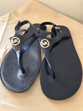 Michael Kors Jenna Navy Blue Jelly Thong Sandals MK Logo Size 8M